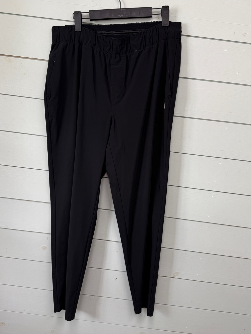 Vuori black jogger pants men's size large